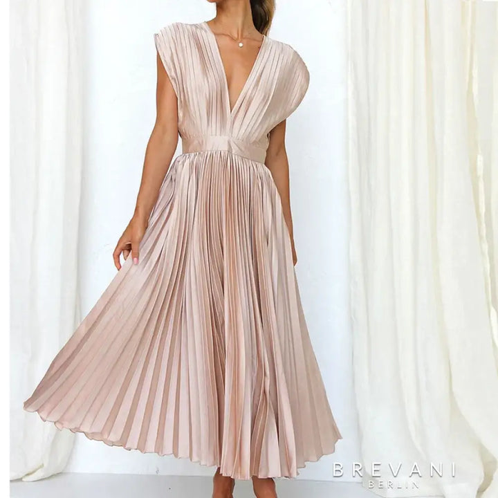 Adelle - Maxikleid Mit V-Ausschnitt Und Plissee Rosa / S Dress